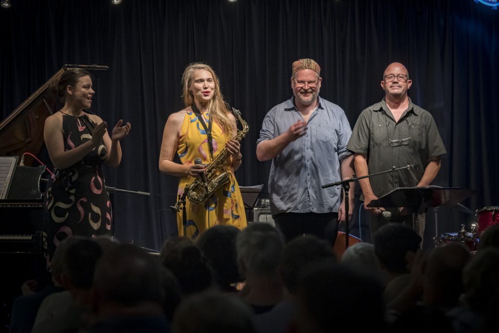 Swinging Brubeck - Sabine Küzhlich & Laia Genc Quartett - Jazz at Theaterbar - 018